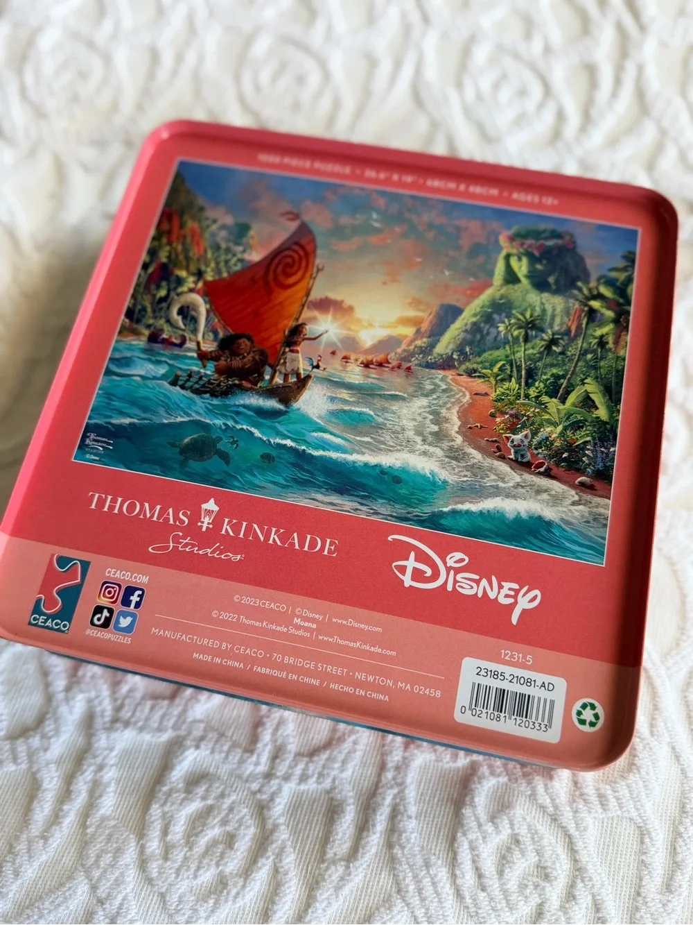 New Collector Tin Disney Thomas Kinkade Moana 1000-Piece Jigsaw Puzzle -